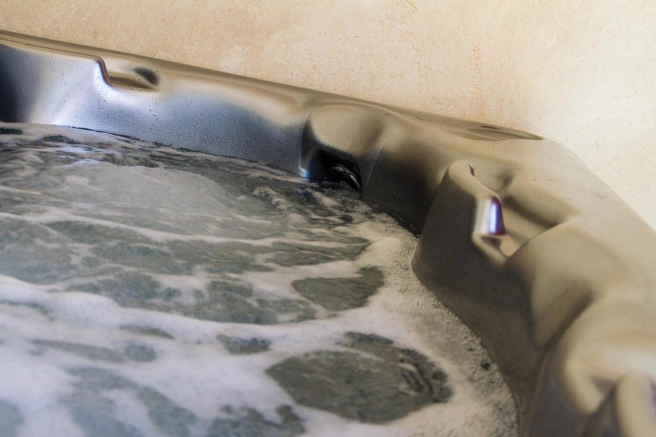Le Puy Carmin - Chambre D'Hotes Avec Jacuzzi Bazoges-en-Paillers Exteriér fotografie